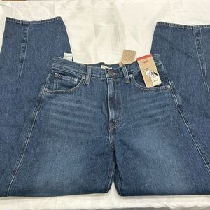 New!!! Levis Cinch Barrel women’s Jeans NWT